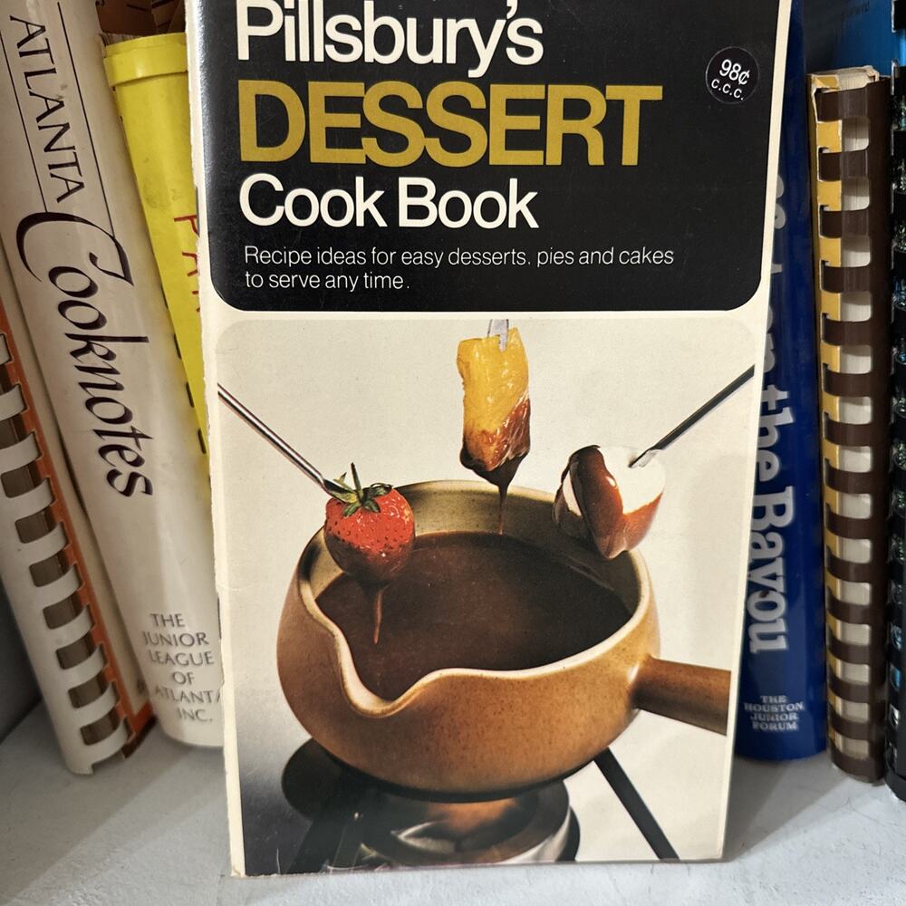 vintage Pillsbury's Dessert paperback cookbook copyright 1970